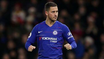 Chelsea manager Sarri says "it's time to decide" on Eden Hazard
