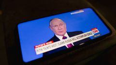 BRAZIL - 2022/06/18: In this photo illustration, a live broadcast of Vladimir Putin, the president of Russia, on the CNN TV network from the United States. Putin provoked the West and said Russia will meet set targets. (Photo Illustration by Rafael Henrique/SOPA Images/LightRocket via Getty Images)