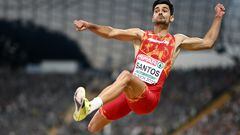 Hector Santos compitiendo en la final de salto de longitud en el Campeonato Europeo de Munich 2022.