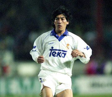 Antes de llegar a las Águilas, Zamorano brilló por espacio de cuatro años con el Real Madrid aunque únicamente logró coronarse en una ocasión.