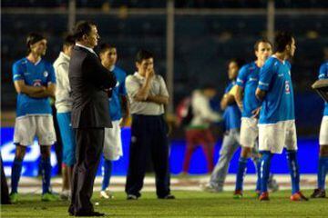 El equipo de Enrique Meza no pudo aprovechar la condición de local y perdió el título jugando en casa ante el Monterrey comandado por Humberto 'Chupete' Suazo y Aldo de Nigris.