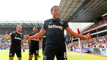 BIRMINGHAM, ENGLAND - AUGUST 28: Pablo Fornals of West Ham United celebrates after scoring their first goal to make the score 0-1 during the Premier League match between Aston Villa and West Ham United at Villa Park on August 28, 2022 in Birmingham, United Kingdom. (Photo by Daniel Chesterton/Offside/Offside via Getty Images)