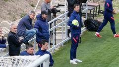 Berta y Simeone, en un entrenamiento del Atlético.
