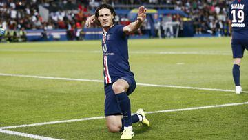 PARIS, FRANCE - AUGUST 11: Edinson Cavani #9 of Paris Saint-Germain reacts after scoring a penalty during the Ligue 1 match between Paris Saint-Germain and Nimes Olympique at Parc des Princes on August 11, 2019 in Paris, France. (Photo by Catherine Steenkeste/Getty Images) ALEGRIA PUBLICADA 02/01/20 NA MA02-03 5COL