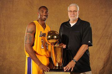 En su primera parte con Los Angeles Lakers (1999-2004), se encontró con un vestidor roto, logró complementarlo y alzó títulos en el año 2000, 2001 y 2003. Como estrellas tenía a Kobe Bryant y Shaquille O'Neal. Su retornó no tardaría mucho tiempo.