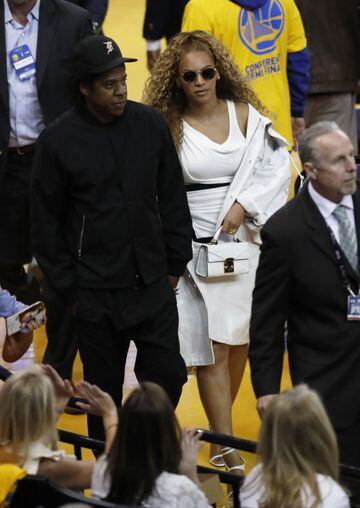 Jay-Z y Beyonce, fieles seguidores de la NBA.