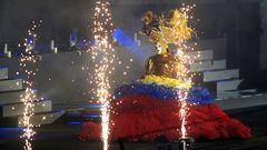 A las 8 de la noche comenzó la clausura de las justas que estuvo marcada por tres aspectos. La entrega de la próxima edición de los Juegos a Panamá que será la próxima sede, la muestra del Carnaval de Barranquilla y el concierto de Silvestre Dangond.
