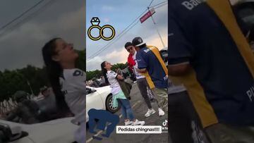Fan de Pumas le pide matrimonio a su pareja en el estacionamiento del Estadio Azteca