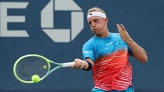 NEW YORK, NEW YORK - AUGUST 29: Alejandro Davidovich Fokina of Spain plays a forehand against Yoshihito Nishioka of Japan during the Men's Singles First Round on Day One of the 2022 US Open at USTA Billie Jean King National Tennis Center on August 29, 2022 in the Flushing neighborhood of the Queens borough of New York City.   Al Bello/Getty Images/AFP
== FOR NEWSPAPERS, INTERNET, TELCOS & TELEVISION USE ONLY ==