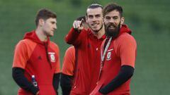Wales&#039; Gareth Bale and Joe Ledley before the match