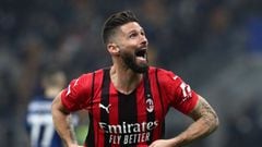MILAN, ITALY - FEBRUARY 05: Olivier Giroud of AC Milan celebrates after scoring their team&#039;s second goal during the Serie A match between FC Internazionale and AC Milan at Stadio Giuseppe Meazza on February 05, 2022 in Milan, Italy. (Photo by Marco L
