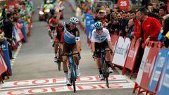 Geniez celebrando su triunfo en la etapa 12 de La Vuelta a Espa&ntilde;a