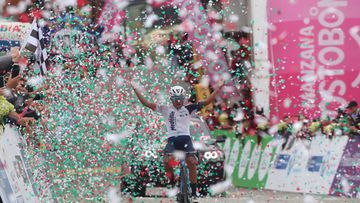 Duarte llega a la meta en solitario tras completar la quinta etapa de la Vuelta a Colombia