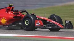 Carlos Sainz, con el Ferrari SF-23 en el test de Bahréin.