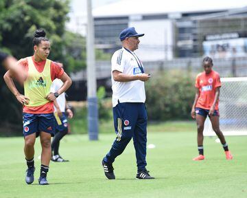 La Selección Sub 20 realizó su primera práctica en Costa Rica pensando en su debut en el Mundial Femenino. Carlos Paniagua tuvo a su disposición 18 jugadoras.