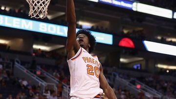 PHOENIX, AZ - NOVEMBER 10: Josh Jackson #20 of the Phoenix Suns attemtps a lay up against the Orlando Magic during the second half of the NBA game at Talking Stick Resort Arena on November 10, 2017 in Phoenix, Arizona. NOTE TO USER: User expressly acknowledges and agrees that, by downloading and or using this photograph, User is consenting to the terms and conditions of the Getty Images License Agreement.   Christian Petersen/Getty Images/AFP == FOR NEWSPAPERS, INTERNET, TELCOS &amp; TELEVISION USE ONLY ==