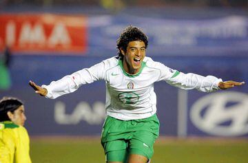 Fue el máximo goleador de aquel torneo de Perú 2005. Se hizo presente en la final contra Brasil con gol, el cual abrió el marcador que terminó con final de 3-0 para el primer título mundial del Tri.