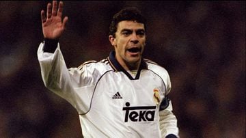 Desempeñó toda su carrera en Real Madrid y fue parte de la ‘Quinta del Buitre’ junto a Hugo de 1985 a 1992.
