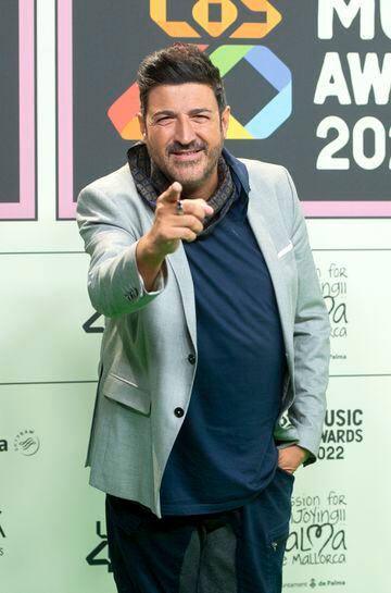 El locutor y presentador Tony Aguilar posa en el photocall de la alfombra roja de Los40 Music Awards 2022, a 27 de septiembre de 2022.