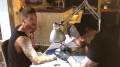Sergio Ramos pasa por el tatuador antes de la final de la Champions League.