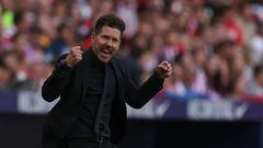 Atletico Madrid's Argentinian coach Diego Simeone gestures during the Spanish league football match between Club Atletico de Madrid and CA Osasuna at the Wanda Metropolitano stadium in Madrid on May 21, 2023. (Photo by Pierre-Philippe MARCOU / AFP)