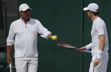 Ivan Lendl da instrucciones a Andy Murray.