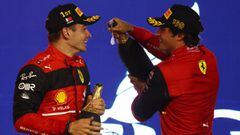 Charles Leclerc y Charlos Sainz (Ferrari). Sakhir, Bahr&eacute;in. F1 2022.