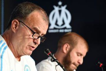 Agosto 2015: Tras perder en la primera fecha de la Ligue 1 ante el Caen (1-0), y para sorpresa de muchos, el estratega argentino renunció a la banca del Olympique Marsella.