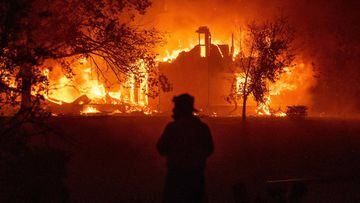 El gobernador del estado de California, Gavin Newsom, declar&oacute; a California en estado de emergencia debido a los incendios afectados por la ola de calor.