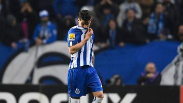 FC Porto's Colombian midfielder Mateus Uribe leaves the pitch after receiving a red card during the Portuguese league football match between FC Porto and Gil Vicente FC at the Dragao stadium in Porto, on February 26, 2023. (Photo by MIGUEL RIOPA / AFP)
