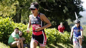 La Triatleta Chilena, Barbara Riveros, durante el Ironman 70.3 de pucon.