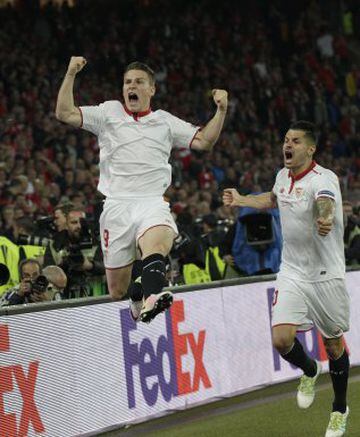 Gameiro celebrates after levelling the tie.