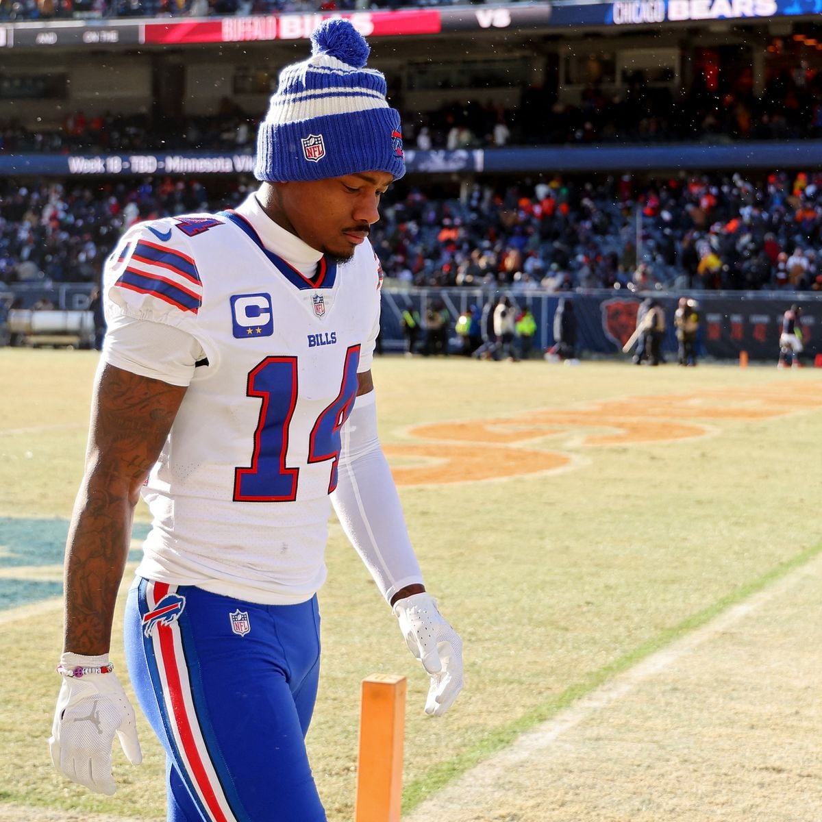 Sean McDermott, Stefon Diggs explain sideline chat during Browns game