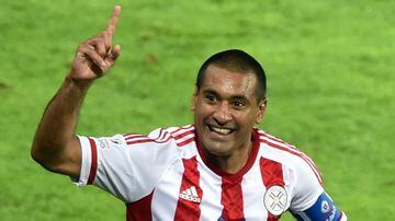 2°. Paulo Da Silva (38 años, vigente) ha disputado 150 partidos por Paraguay.