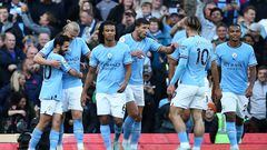Manchester (United Kingdom), 08/10/2022.- Manchester City's Erling Haaland (2-R) celebrates with teammates after scoring the 4-0 lead during the English Premier League soccer match between Manchester City and Southampton FC in Manchester, Britain, 08 October 2022. (Reino Unido) EFE/EPA/ADAM VAUGHAN EDITORIAL USE ONLY. No use with unauthorized audio, video, data, fixture lists, club/league logos or 'live' services. Online in-match use limited to 120 images, no video emulation. No use in betting, games or single club/league/player publications
