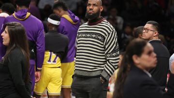 From injuries to key teammates, to frustrating calls by referees, it’s been a torrid time for the Lakers lately and not least of all their star, LeBron James. On the brink of history, as he chases the iconic Kareem Abdul-Jabbar’s legendary record, LA’s present-day talisman can only sit and watch from the sidelines.