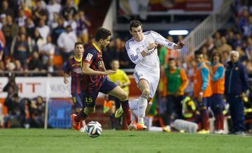 Bale (right) scored a memorable winner in Madrid's most recent Copa triumph.