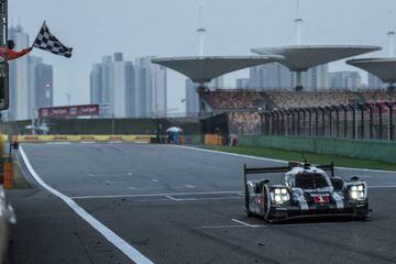 El Porsche #1 cruza primero la meta de las 6 Horas de Shanghai.