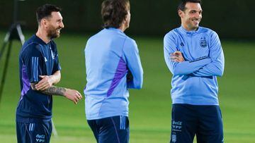 DOHA, QATAR - NOVEMBER 25: (L-R) Lionel Messi and Lionel Scaloni smile during the Argentina Training Session at Al Khor SC on November 25, 2022 in Doha, Qatar. (Photo by Khalil Bashar/Jam Media/Getty Images)