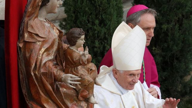 The controversies that surrounded Benedict XVI during his papacy: abuse, homosexual marriage...