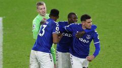 Jugadores de Everton celebrando un gol en Premier League.