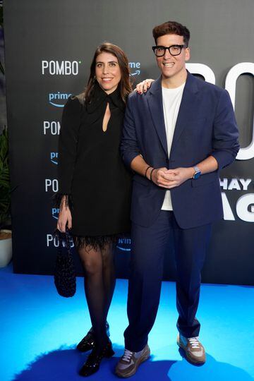 Ana Brito y Xuso Jones posan en el photocall durante la premiere de la docuserie 'Pombo'.
 
 
 