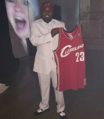 Steph Floss, Cavaliers DJ, was the man who played the music for the party. He was dressed up as LeBron in 2003 draft ceremony.