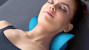 Relájate y alivia el dolor con la almohada cervical para cuello y hombros