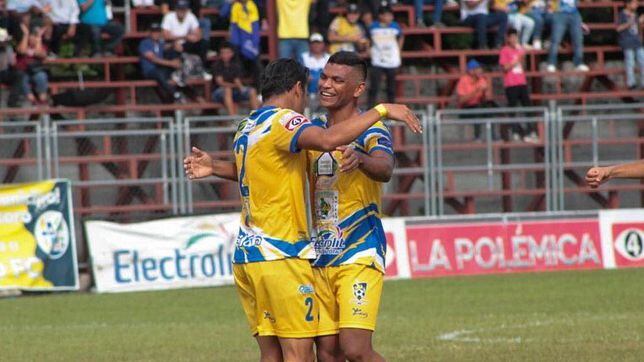 La Liga MX busca talento en El Salvador: Varios seleccionados reforzarán al  fútbol mexicano - La Opinión