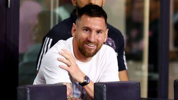 FORT LAUDERDALE, FLORIDA - OCTOBER 18: Lionel Messi #10 of Inter Miami CF looks on prior to a game against the Charlotte FC at DRV PNK Stadium on October 18, 2023 in Fort Lauderdale, Florida.   Megan Briggs/Getty Images/AFP (Photo by Megan Briggs / GETTY IMAGES NORTH AMERICA / Getty Images via AFP)