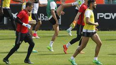 Diego Alves, en un entrene con el Valencia. 