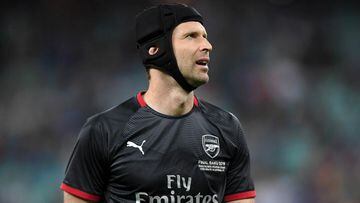 Petr Cech signs up to play in goal for fourth-tier ice hockey team