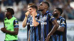 BERGAMO, ITALY - MAY 21: Duvan Zapata of Atalanta BC salutes the crowd at the end of Serie A match between Atalanta BC and Empoli FC at Gewiss Stadium on May 21, 2022 in Bergamo, Italy. (Photo by Marco Luzzani/Getty Images)