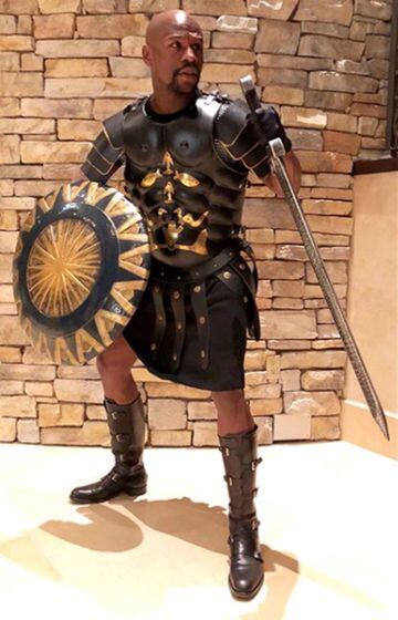 Floyd Mayweather también se ha disfrazado de gladiador, como él mismo señalaba de Aquiles de "Troya" o de Máximo Décimo Meridio de "El Gladiador".